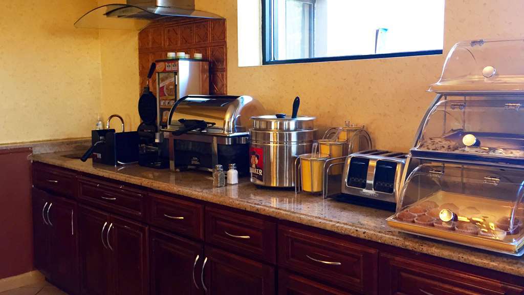 Wingate By Wyndham Fishkill Hotel Restaurant photo